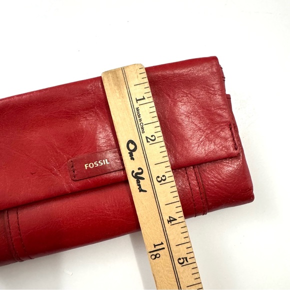 Vintage Fossil Crimson Red Leather Ellis Clutch Wallet / Purse Classic Folding - Picture 8 of 8